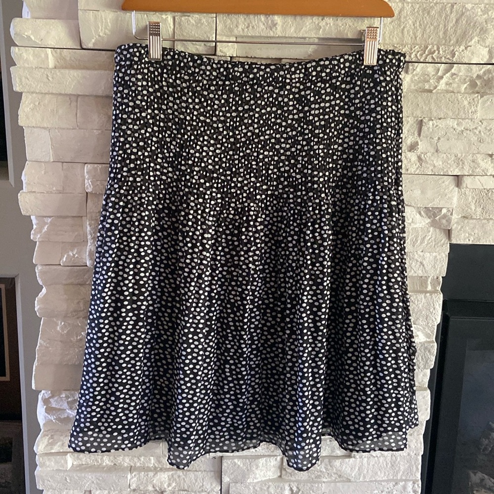 Allison Taylor black and white polka dot elastic waist skirt. Large. 100% poly